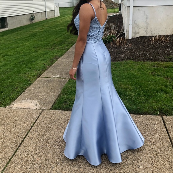 2 piece dress, Wore once for just a few hours. - Picture 2 of 4